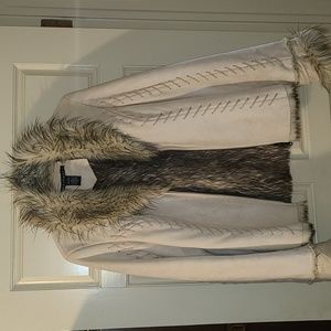 Mechant Soft Faux Fur Vegan Leather  cream / tan Zipper Front Coat Size Large.